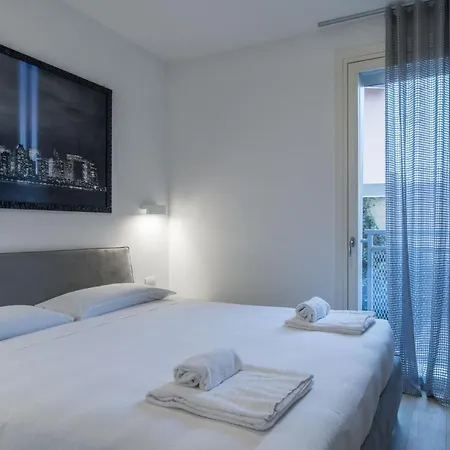Apartment Easylife - Moderno Ed Elegante Trilocale In Corso Garibaldi